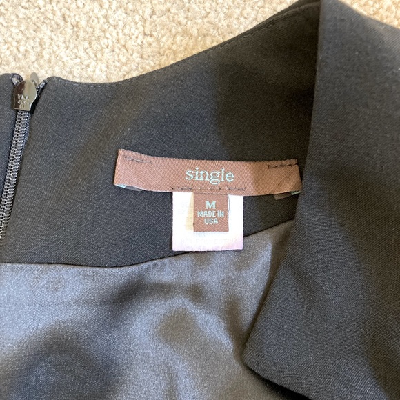 Single brand sculpted black dress size medium - Picture 2 of 4